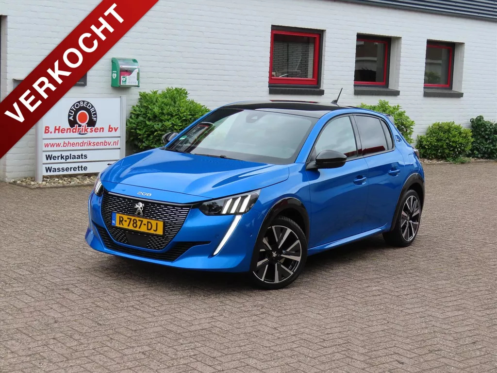 Peugeot 208 1.2 PureTech 100pk EAT8 GT/ Panoramadak/ Afneembare trekhaak/ DAB/ Camera/ Keyless/ Adaptieve cruise/ Stoelverwarming/ 1 Eigenaar/ Origineel NL/ NAP